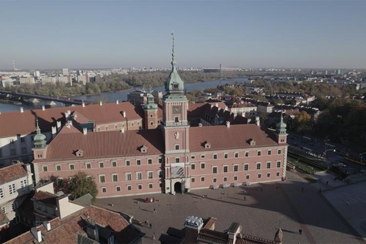 Zamek Królewski w Warszawie 2021 na ujęciach i filmach z drona na sprzedaż - Drone X Vision