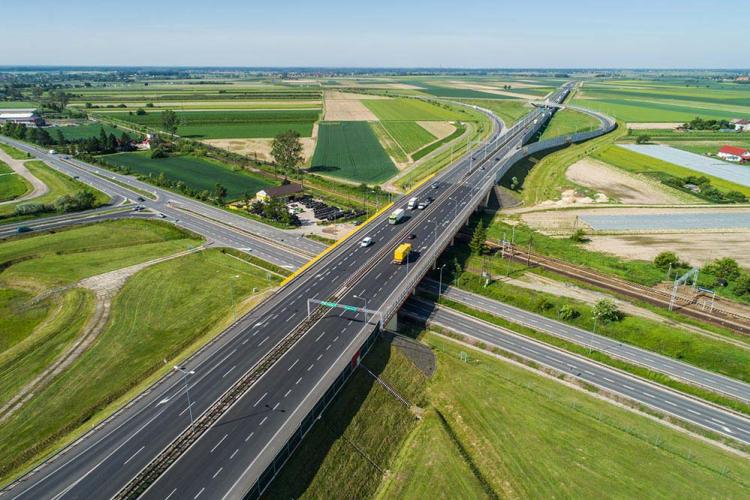 Autostrada z drona - Drone x Vision - Blog Rozwój rynku dronów w Polsce i na Świecie