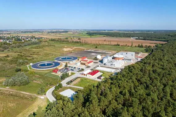 Oczyszczalnia ścieków w Jarocinie - zdjęcie z drona po przebudowie