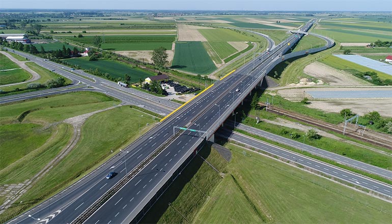 Ujęcia z powietrza na sprzedaż - Węzłeł drogowy na trasie S8 w okolicach Wrocławia