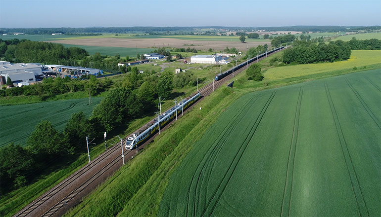 Ujęcia z drona na sprzedaż - Pociągi osobowe, towarowe w województwie śląskim