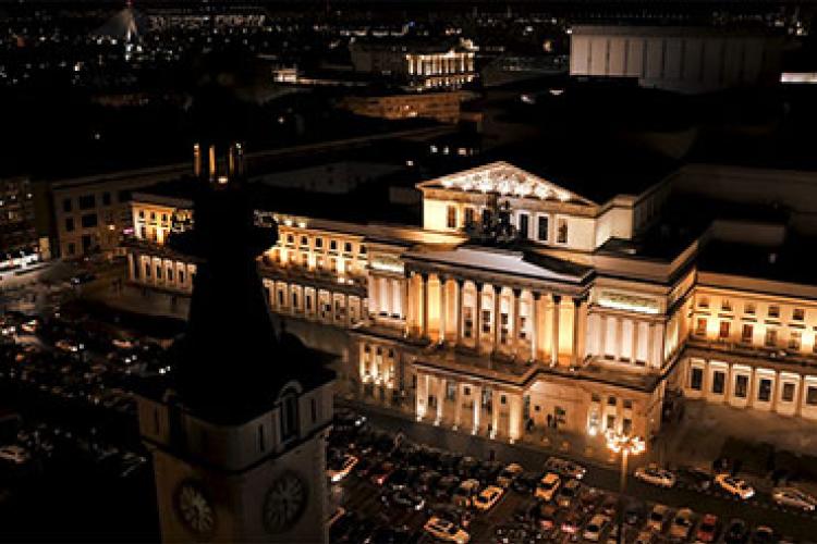 Warszawa nocą z drona - Warsaw at night with drone - w rozdzielczośći 4K