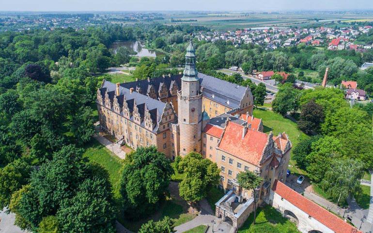 Zdjęcie z powietrza - Drone X Vision - zamek książąt oleśnickich - Oleśnica - Wrocław