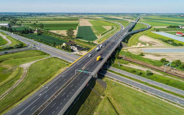 Zdjęcie z drona - Drone X Vision - Droga szybkiego ruchu S8 niedaleko Oleśnicy -Wrocław