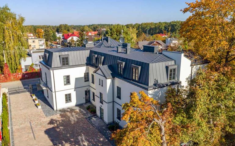 Blok mieszkalny w Warszawie - zdjęcie dronem - Drone X Vision