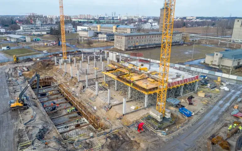 Budowa zakładu przemysłowego w Warszawie - zdjęcie dronem - Drone X Vision