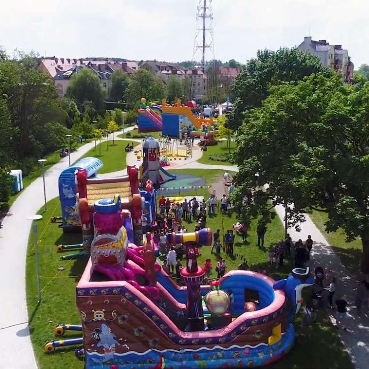 Event z okazji dnia dziecka - dmuchańce z powietrza